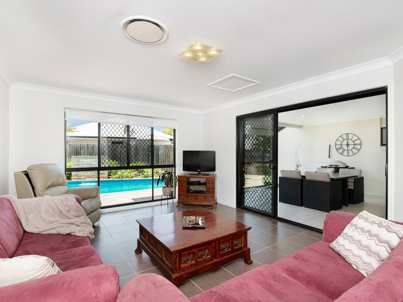 Photo - 40 Goodenia Crescent, Seventeen Mile Rocks QLD 4073 - Image 7