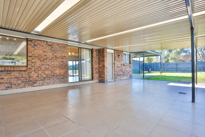 Photo - 40 Henty Drive, Redbank Plains QLD 4301 - Image 11