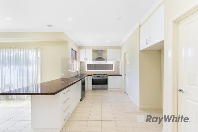 Photo - 40 Hidden Grove Boulevard, Keysborough VIC 3173 - Image 4