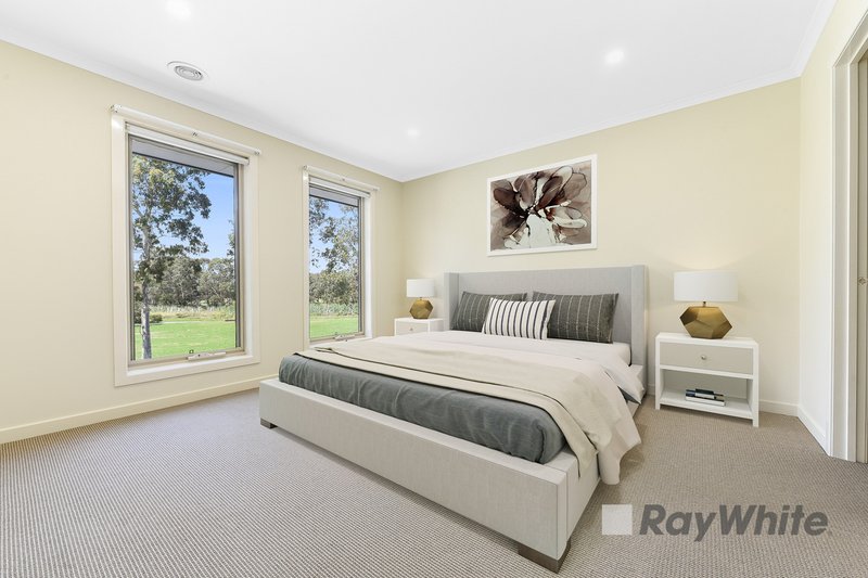 Photo - 40 Hidden Grove Boulevard, Keysborough VIC 3173 - Image 9