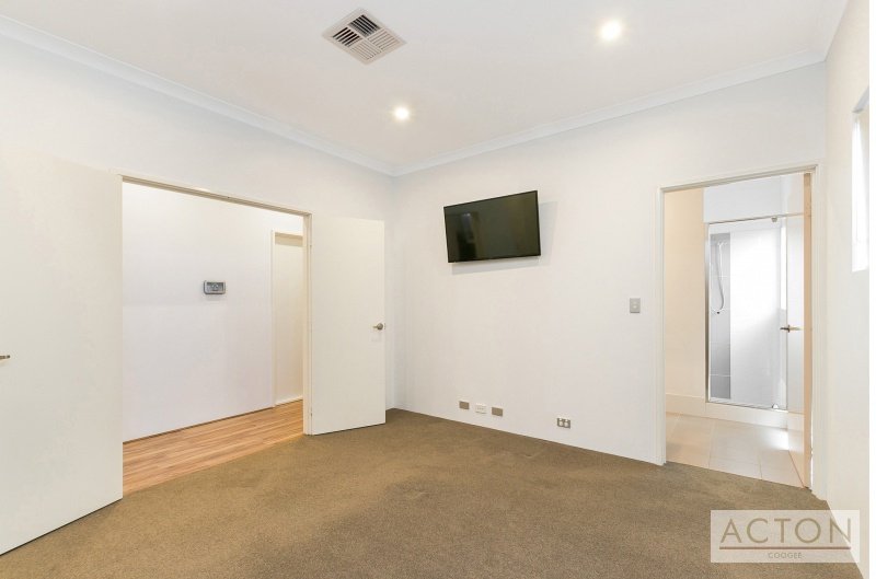 Photo - 40 Hilory Street, Coolbellup WA 6163 - Image 7