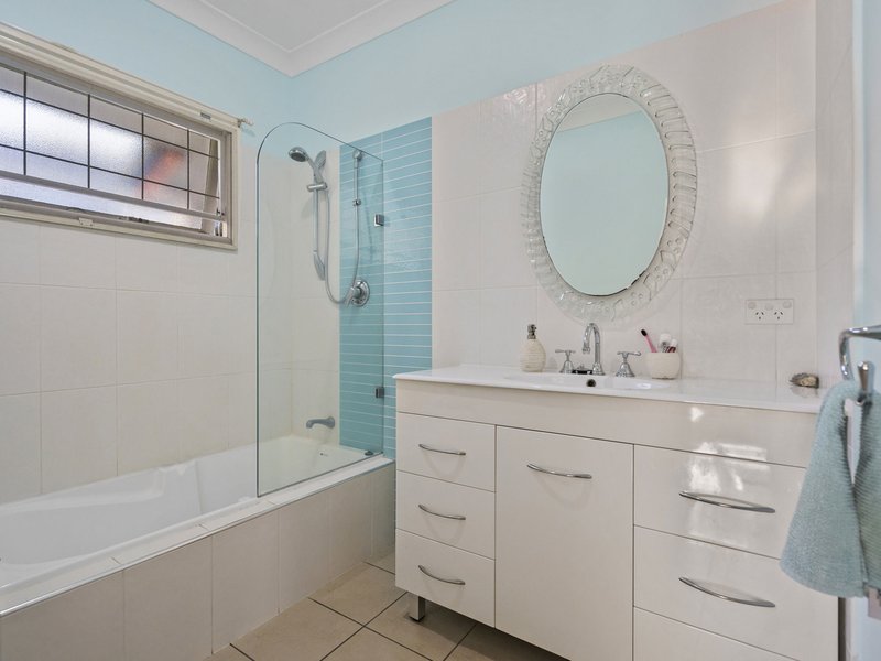 Photo - 40 Illawarra Street, Everton Hills QLD 4053 - Image 11