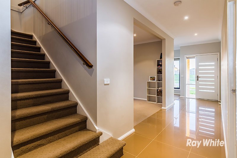 Photo - 40 John Russell Road, Cranbourne West VIC 3977 - Image 15