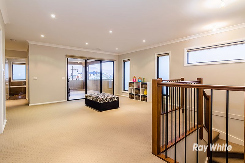 Photo - 40 John Russell Road, Cranbourne West VIC 3977 - Image 16