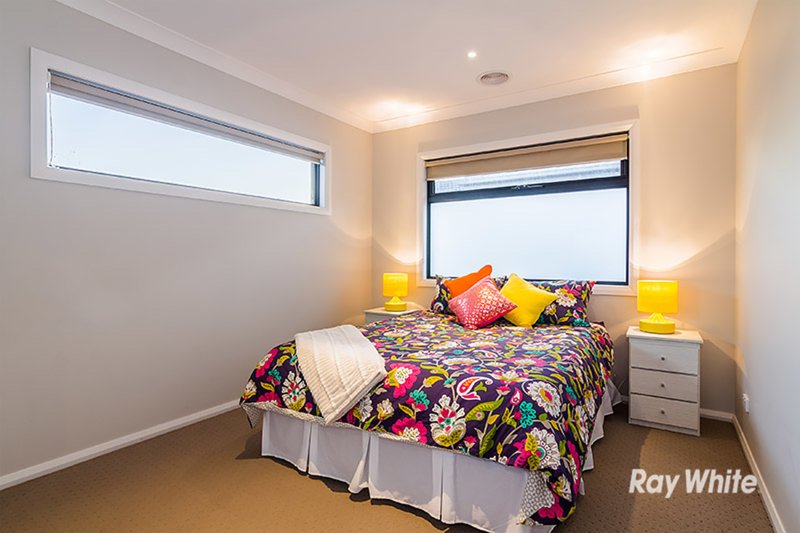 Photo - 40 John Russell Road, Cranbourne West VIC 3977 - Image 21