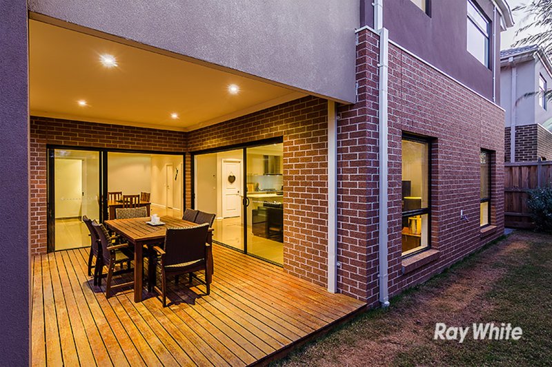 Photo - 40 John Russell Road, Cranbourne West VIC 3977 - Image 26