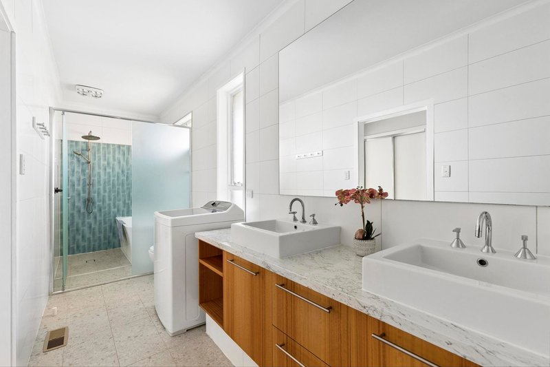 Photo - 40 Kansas Avenue, Bell Post Hill VIC 3215 - Image 6