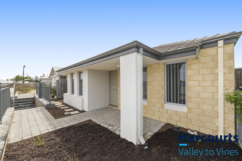 Photo - 40 Karakin Terrace, Ellenbrook WA 6069 - Image 2