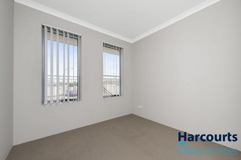 Photo - 40 Karakin Terrace, Ellenbrook WA 6069 - Image 16