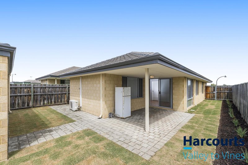 Photo - 40 Karakin Terrace, Ellenbrook WA 6069 - Image 21