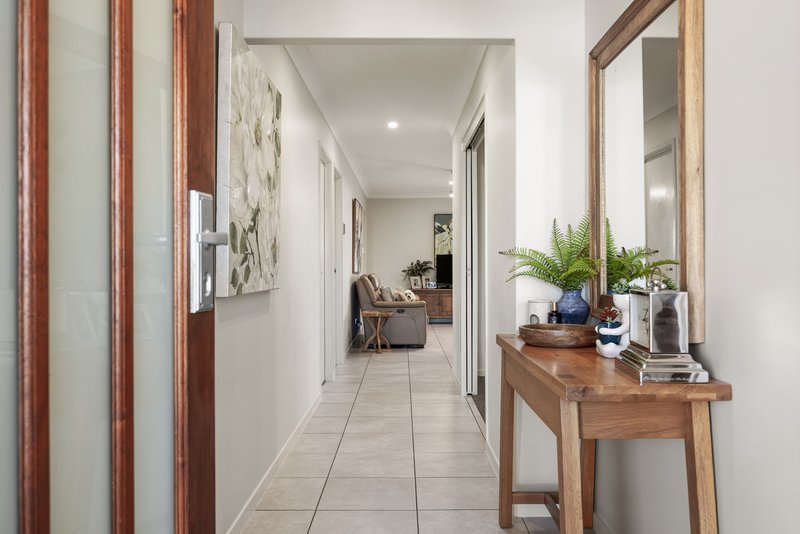 Photo - 40 Kauri Crescent, Peregian Springs QLD 4573 - Image 5