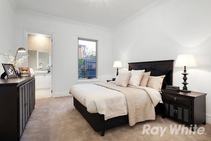 Photo - 40 Kerrie Road, Glen Waverley VIC 3150 - Image 13