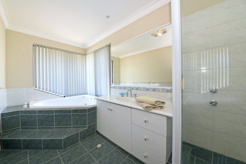 Photo - 40 Kinsale Drive, Mindarie WA 6030 - Image 25