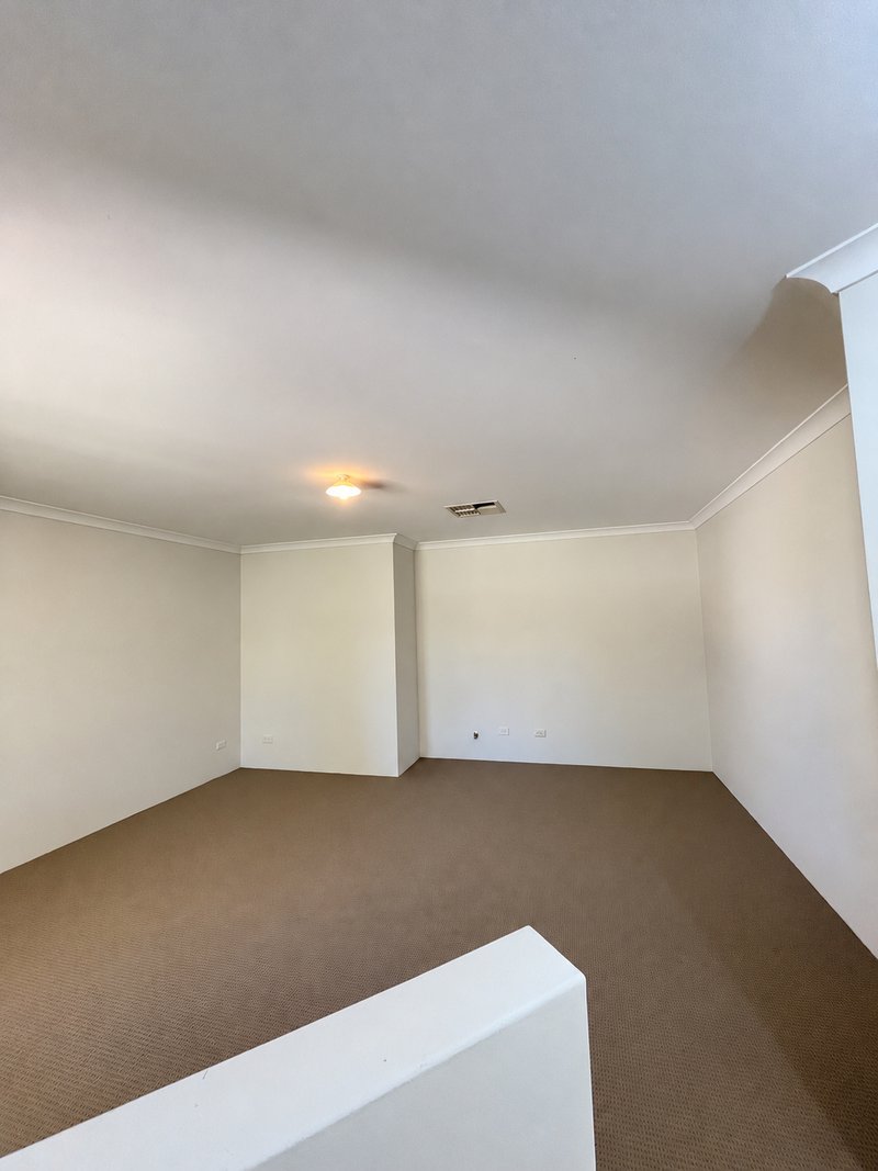 Photo - 40 Kippilaw Loop, Carramar WA 6031 - Image 5