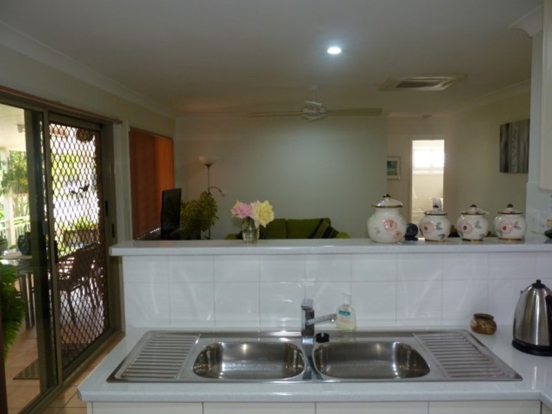 Photo - 40 Ladbroke Cresent , Urangan QLD 4655 - Image 3