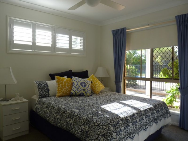 Photo - 40 Ladbroke Cresent , Urangan QLD 4655 - Image 9