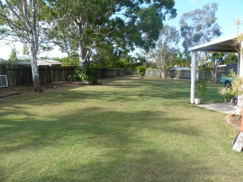 Photo - 40 Ladbroke Cresent , Urangan QLD 4655 - Image 13