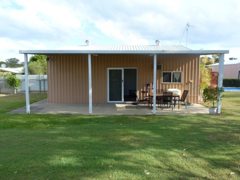 Photo - 40 Ladbroke Cresent , Urangan QLD 4655 - Image 15