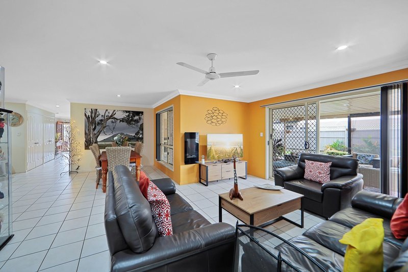 Photo - 40 Lakeview Drive, Bundaberg North QLD 4670 - Image 7