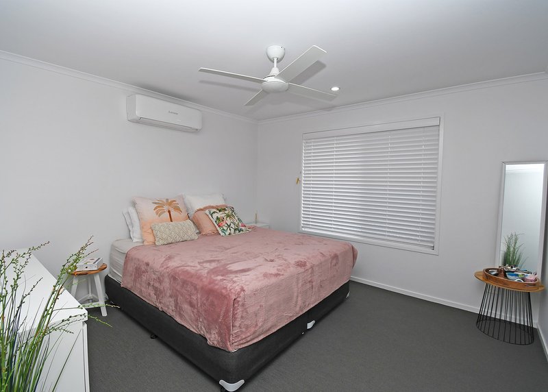 Photo - 40 Larissa Way, Urangan QLD 4655 - Image 3