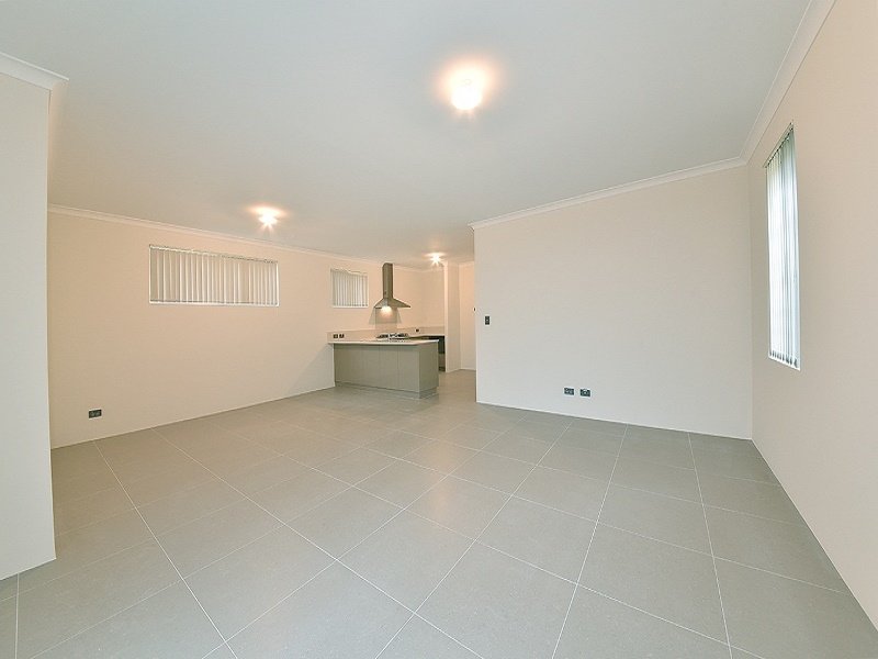 Photo - 40 Leeward Avenue, Eglinton WA 6034 - Image 10