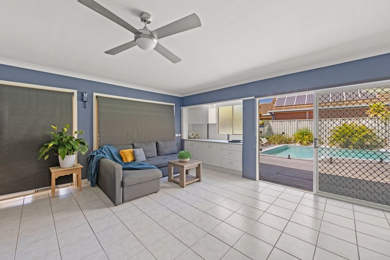 Photo - 40 Limetree Parade, Runaway Bay QLD 4216 - Image 9