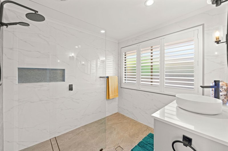 Photo - 40 Limetree Parade, Runaway Bay QLD 4216 - Image 10