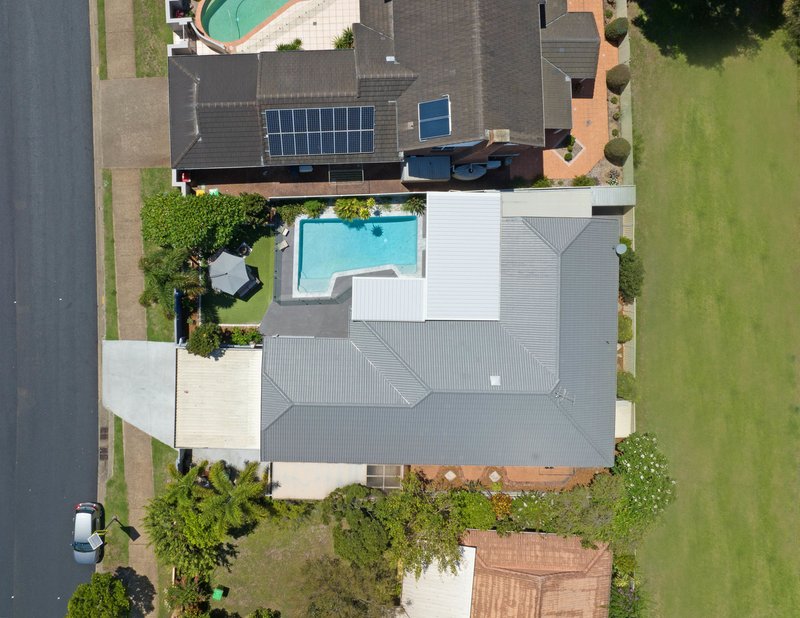 Photo - 40 Limetree Parade, Runaway Bay QLD 4216 - Image 12