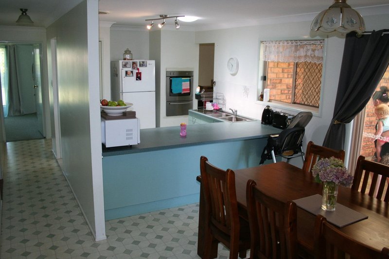 Photo - 40 Liquidamber Street, Glenvale QLD 4350 - Image 3