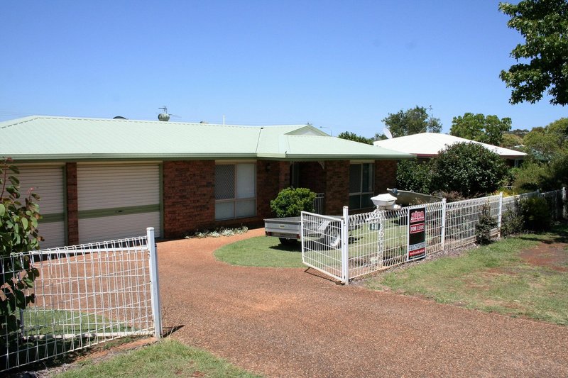 Photo - 40 Liquidamber Street, Glenvale QLD 4350 - Image 10