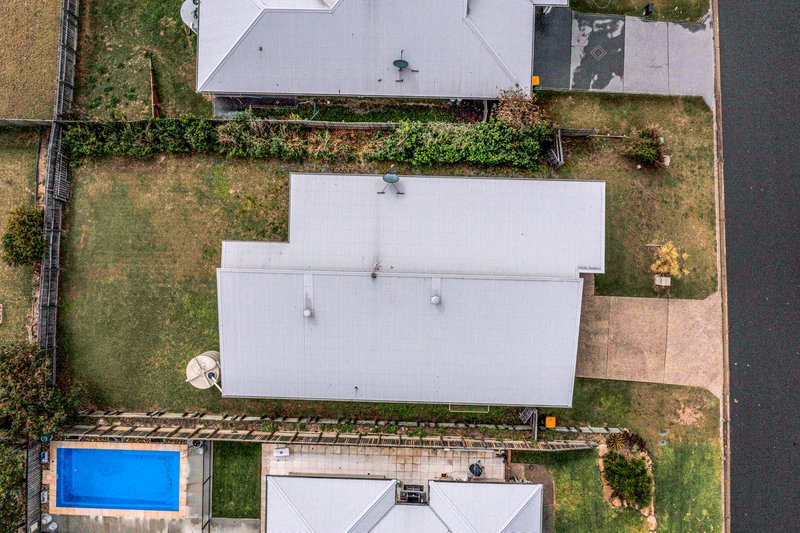 Photo - 40 Liriope Drive, Kirkwood QLD 4680 - Image 14