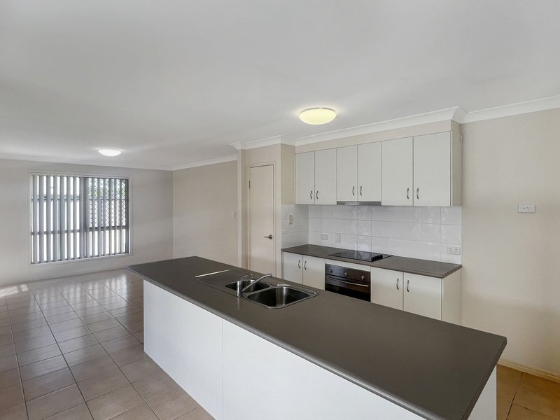 Photo - 40 Lockyer Place, Crestmead QLD 4132 - Image 6