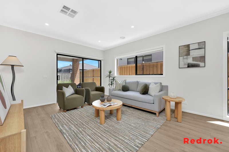 Photo - 40 Lollipop Crescent, Sunbury VIC 3429 - Image 10