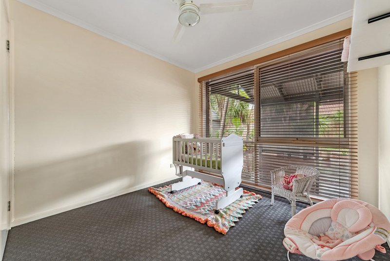 Photo - 40 Longtown Court, Craigieburn VIC 3064 - Image 9