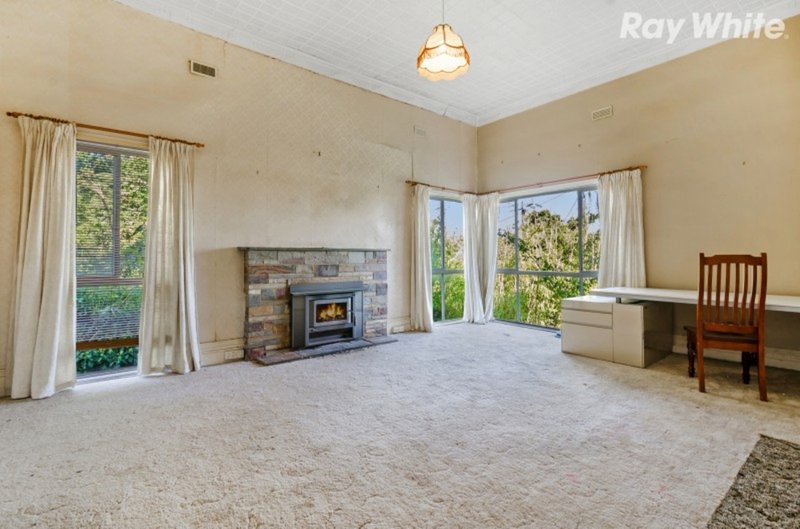 Photo - 40 Loughnan Road, Ringwood North VIC 3134 - Image 3