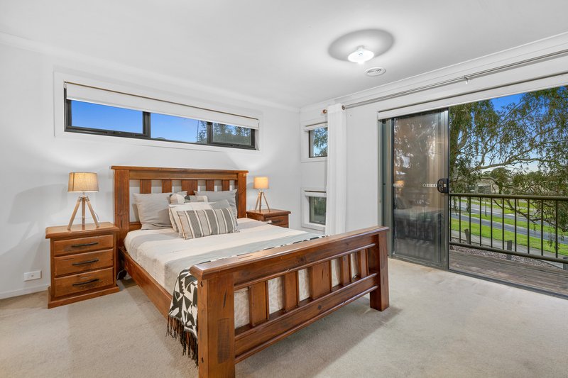 Photo - 40 Lyndarum Drive, Epping VIC 3076 - Image 6