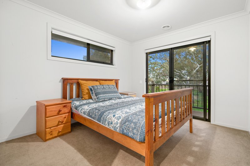 Photo - 40 Lyndarum Drive, Epping VIC 3076 - Image 7