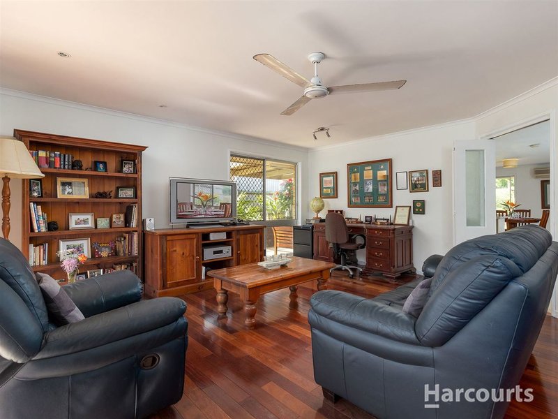 Photo - 40 Macquarie Dr , Petrie QLD 4502 - Image 3