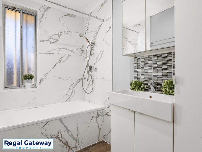 Photo - 40 Madden Way, Parmelia WA 6167 - Image 8