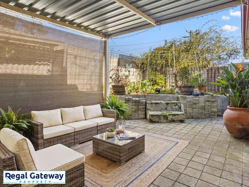 Photo - 40 Madden Way, Parmelia WA 6167 - Image 9