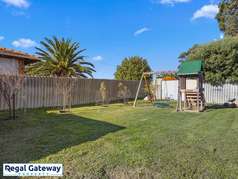 Photo - 40 Madden Way, Parmelia WA 6167 - Image 13