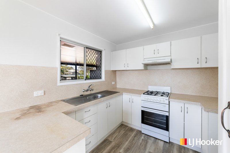 Photo - 40 Mansfield Drive, Beaconsfield QLD 4740 - Image 10