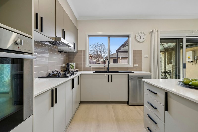 Photo - 40 Mapleton Avenue, Harrison ACT 2914 - Image 2