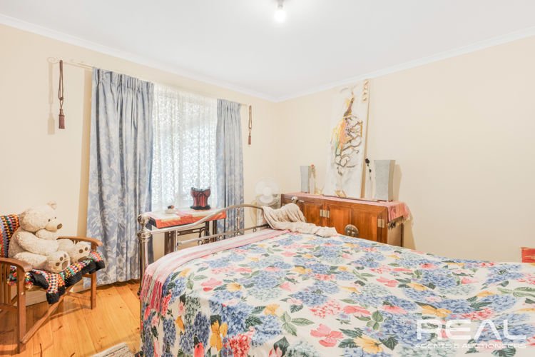 Photo - 40 Marcian Avenue, Elizabeth Downs SA 5113 - Image 11