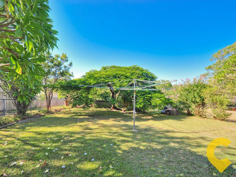 Photo - 40 Marshall Road, Holland Park West QLD 4121 - Image 15