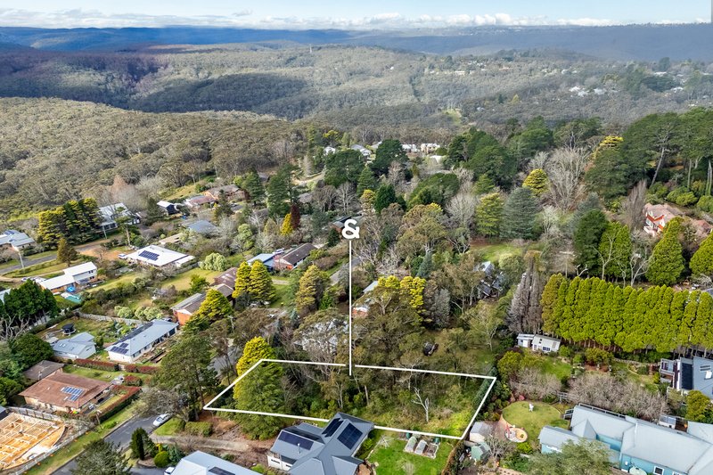 Photo - 40 Mclaughlin Avenue, Wentworth Falls NSW 2782 - Image 2