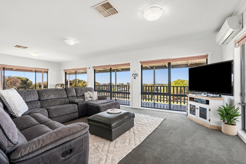 Photo - 40 Mcneill Court, Lara VIC 3212 - Image 6