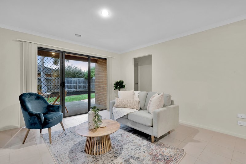 Photo - 40 Melissa Way, Pakenham VIC 3810 - Image 6