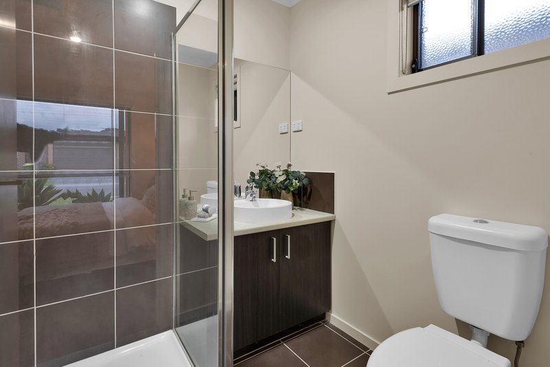 Photo - 40 Melissa Way, Pakenham VIC 3810 - Image 12