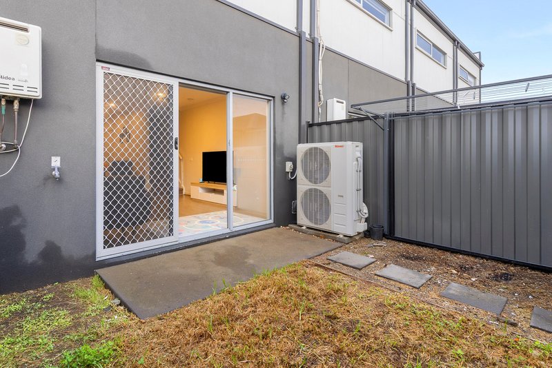 Photo - 40 Merlin Street, Craigieburn VIC 3064 - Image 11